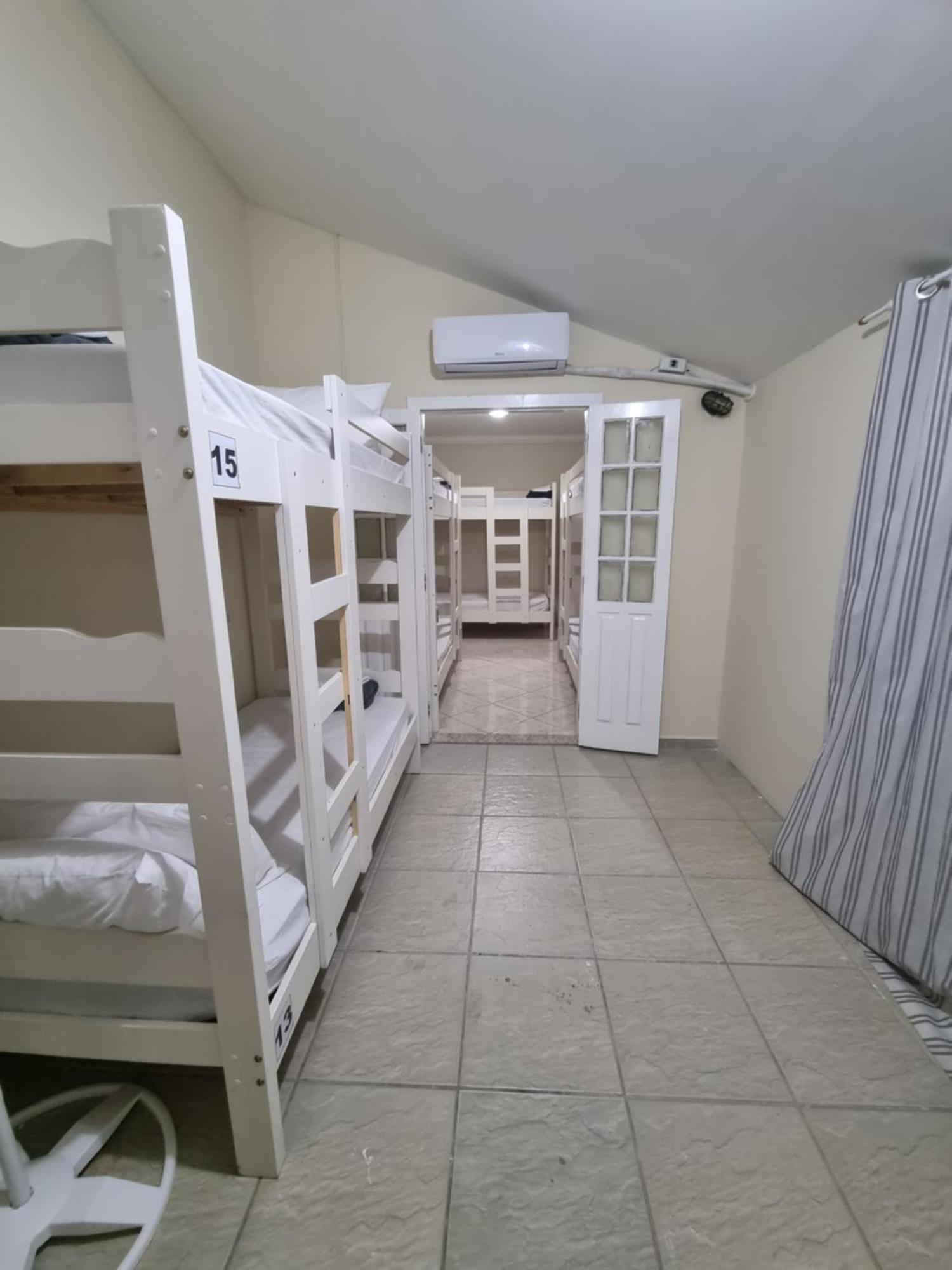 קאבו פריו Zenit Hostel Da Cris מראה חיצוני תמונה