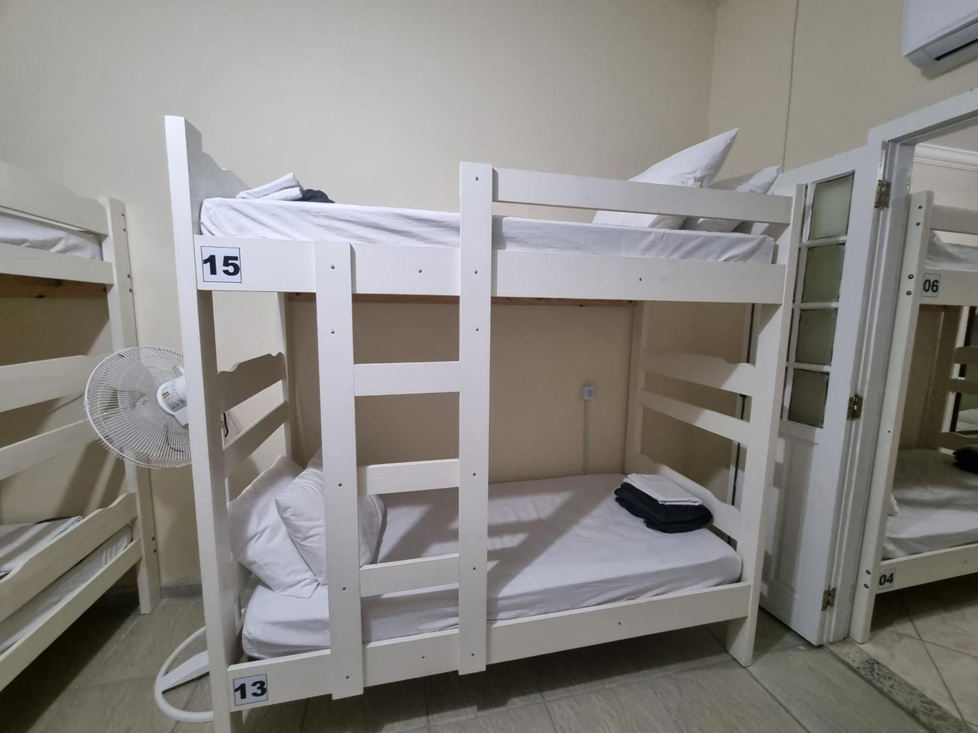 קאבו פריו Zenit Hostel Da Cris מראה חיצוני תמונה