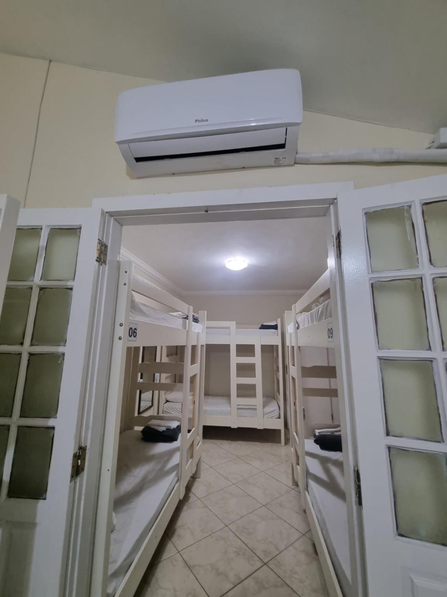 קאבו פריו Zenit Hostel Da Cris מראה חיצוני תמונה